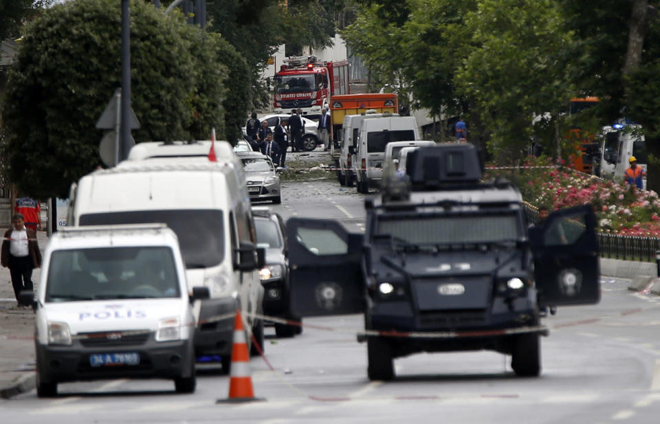 Deadly car bomb attack in Istanbul, Turkey