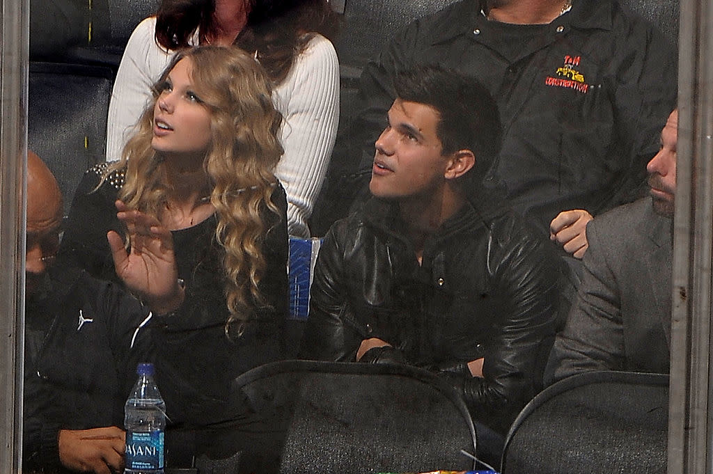 Taylor Swift and Taylor Lautner attend an NHL game on Oct. 25, 2009, in Los Angeles. (Photo: Andrew D. Bernstein/NHLI via Getty Images)