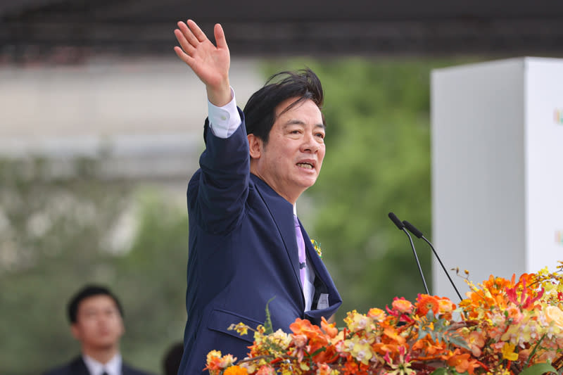 總統賴清德20日在總統府前的慶祝大會上，發表就職演說「打造民主和平繁榮的台灣」。（中央社）