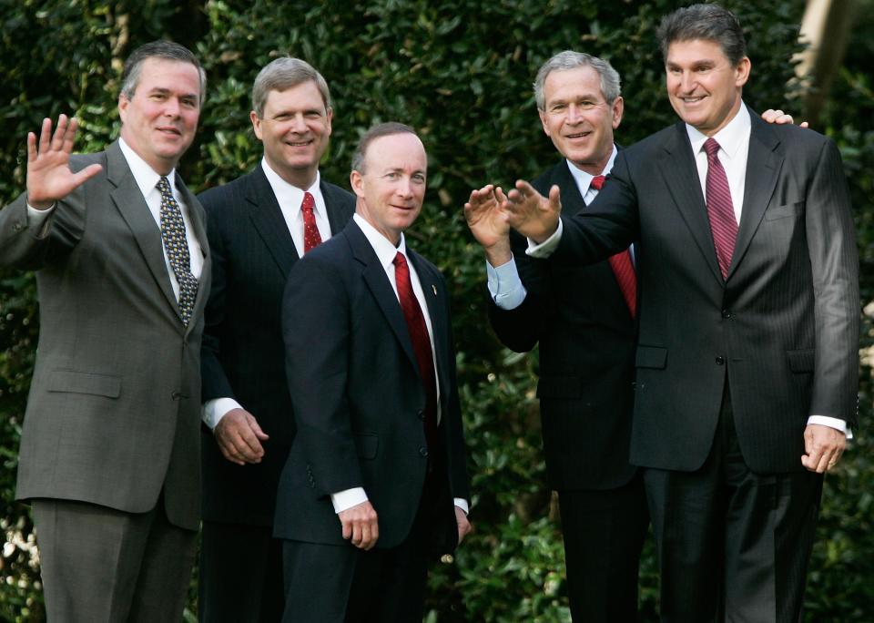 Florida Gov. Jeb Bush, Iowa Gov. Tom Vilsack, Indiana Gov. Mitch Daniels, President George W. Bush, and West Virginia Gov. Joe Manchin in 2006.
