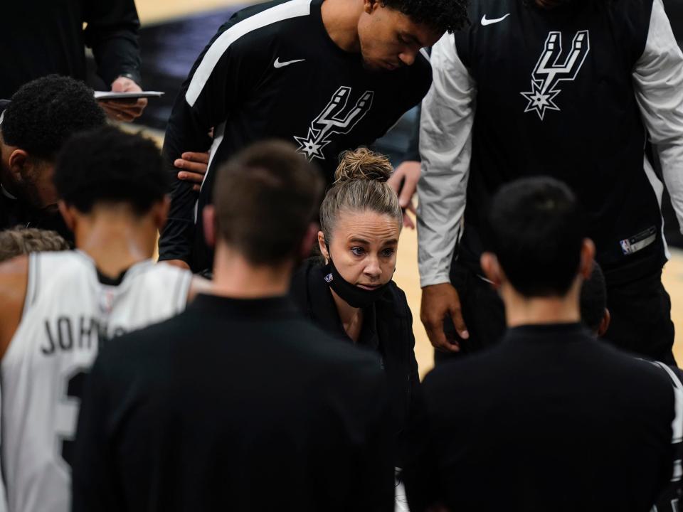 Becky Hammon coaches the Spurs against the Los Angeles Lakers.