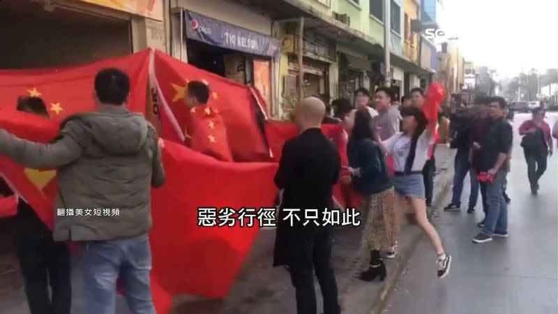 台商只因挺香港反送中就被中國派人鬧場。（圖／翻攝自美女短視頻）