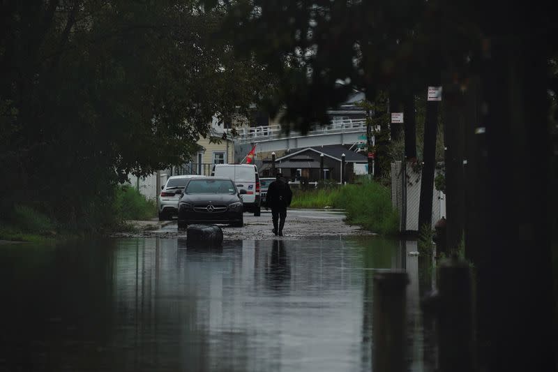 Heavy rain causes flooding in New York region