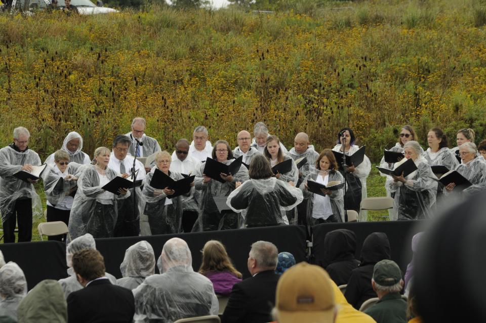 "September Morning, A Memorial Anthem after 9/11/2001" was performed by the choir of the Church of the Resurrection.