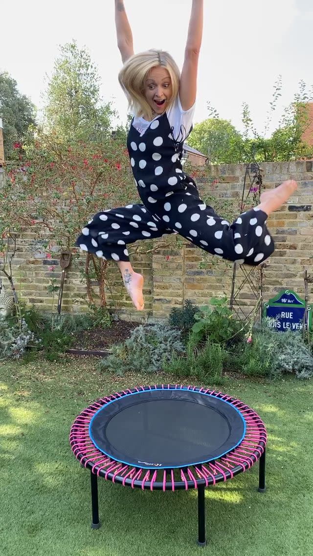 Fearne Cotton demonstrates her VERY impressive strength and