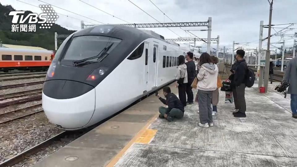 新自強號EMU3000型被譽為最時尚火車，車上還設有台鐵最豪華的騰雲座艙。(圖片來源/ TVBS)