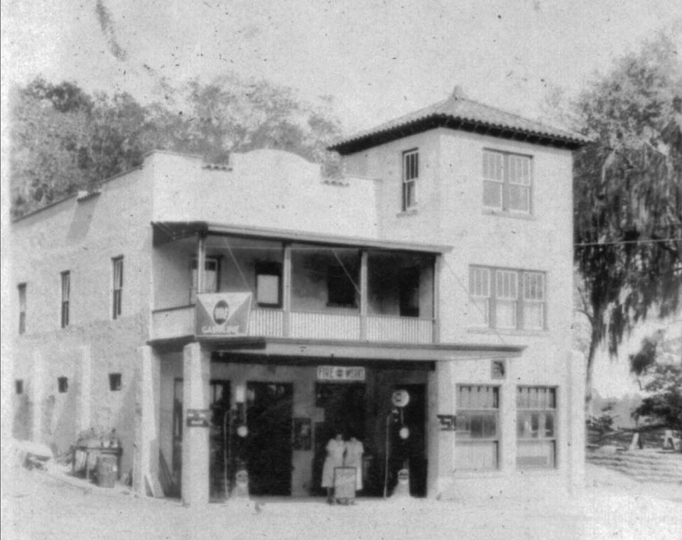 Dr. Frank Genung’s building on the south side of Moultrie Creek in the early 1920s. Dr. Genung was a dentist, and his office on the second floor. A gas station, small store and the Moultrie Post Office were located on the bottom floor.