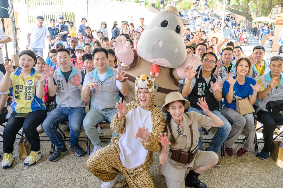 動物園定期推出生命教育課程，適合國小親子參加，培養保育觀念。（圖/記者林照東翻攝）