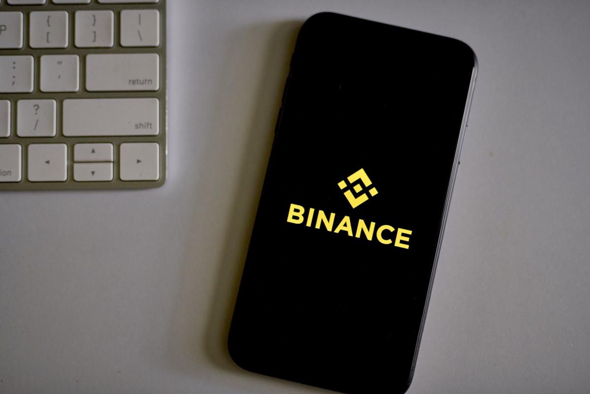 bloomberg binance