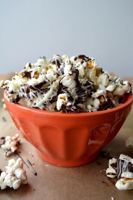 Peanut Butter and White Chocolate Popcorn