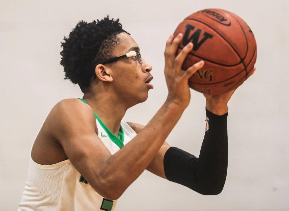 Class of 2025 recruit Kaden Magwood began his high school career in Louisville playing at Western High School. The four-star guard prospect will play his final high school season at North Carolina’s Combine Academy.