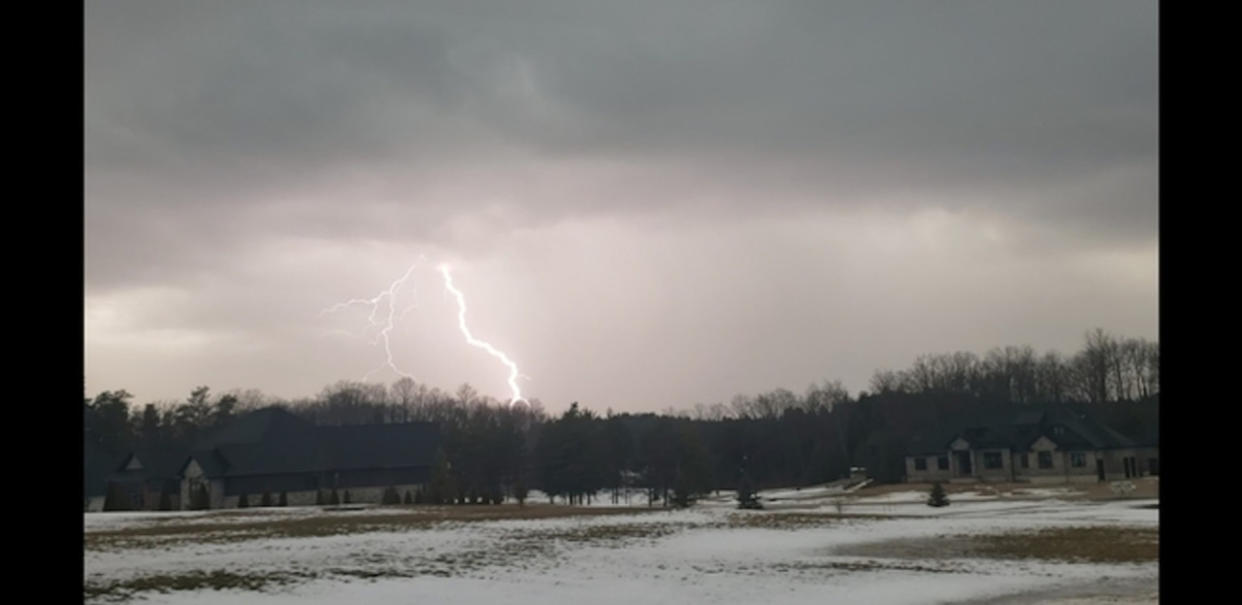 Epic temperature plunge, snow squalls in Ontario to follow winter thunderstorms