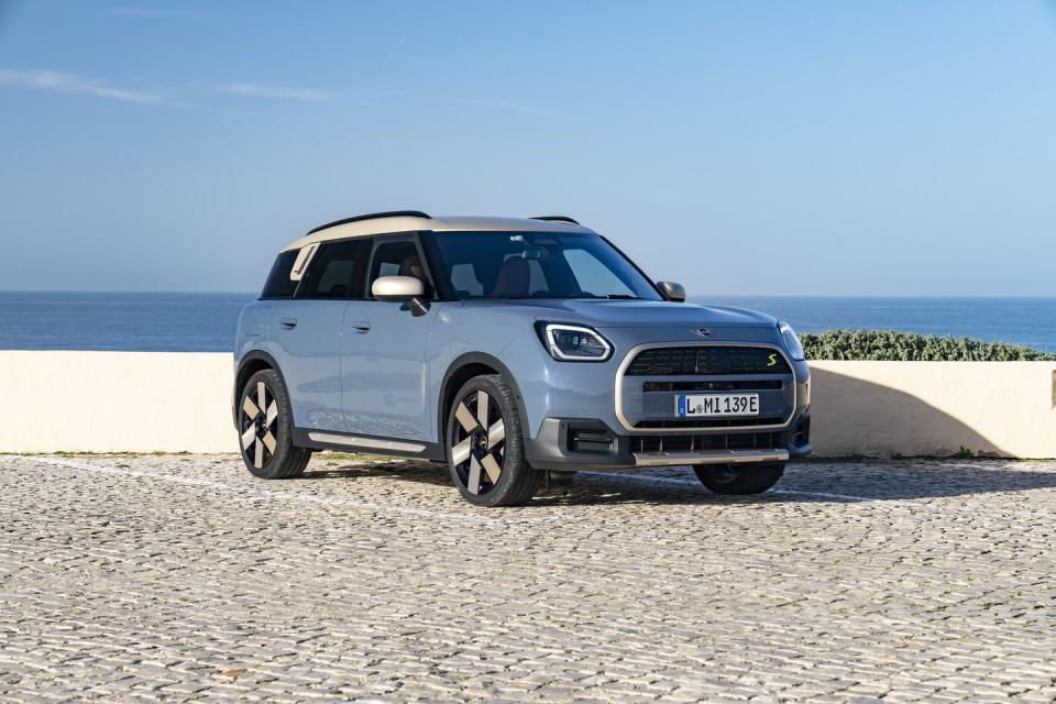 2025 mini countryman electric