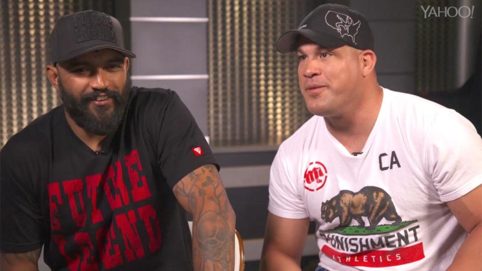 Tito Ortiz will face Liam McGeary for the Bellator light heavyweight title on Saturday. (Yahoo)