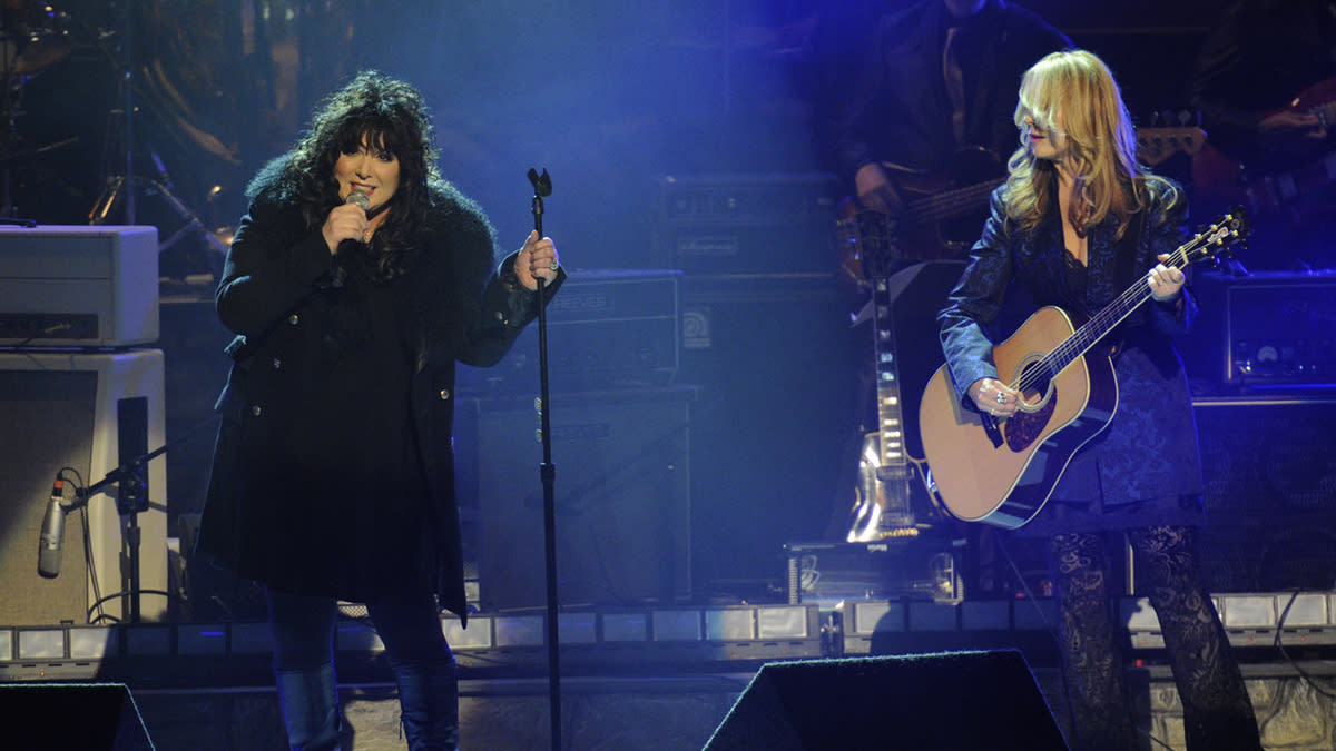  Ann and Nancy Wilson performing in 2012. 