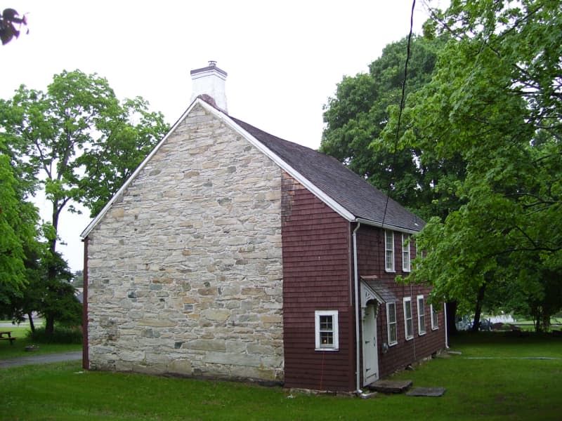 Valentine Whitman House, 1694, Lincoln, Rhode Island