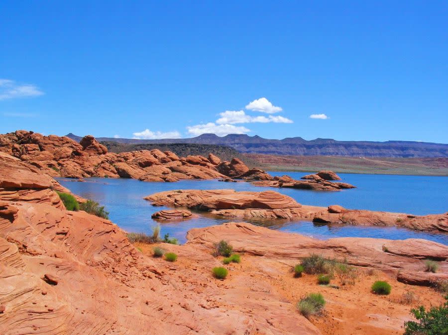 18-year-old pronounced dead after drowning at Sand Hollow State Park