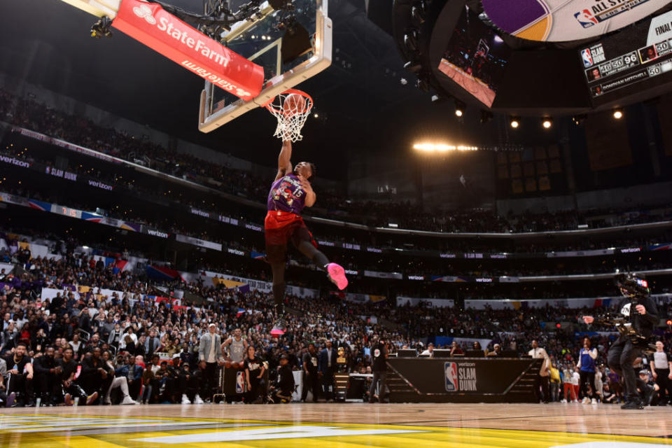 Donovan Mitchell of the Utah Jazz performs his final dunk en route to winning the Verizon Slam Dunk Contest at All-Star Saturday Night on Feb. 17, 2018. (Getty)