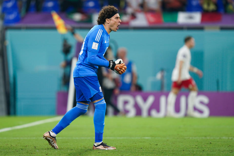 長相酷似影星吳鎮宇的墨西哥門將Guillermo Ochoa。(Photo by Khalil Bashar/Jam Media/Getty Images)