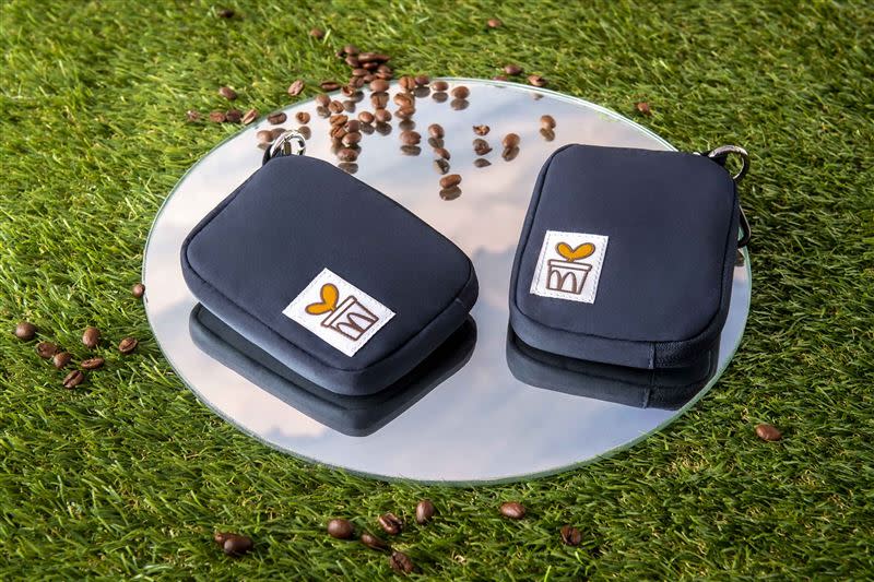 參加「2022麥當勞小學堂-在地農產篇」就有機會獲得「McCafé咖啡紗零錢包」。（圖／品牌提供）