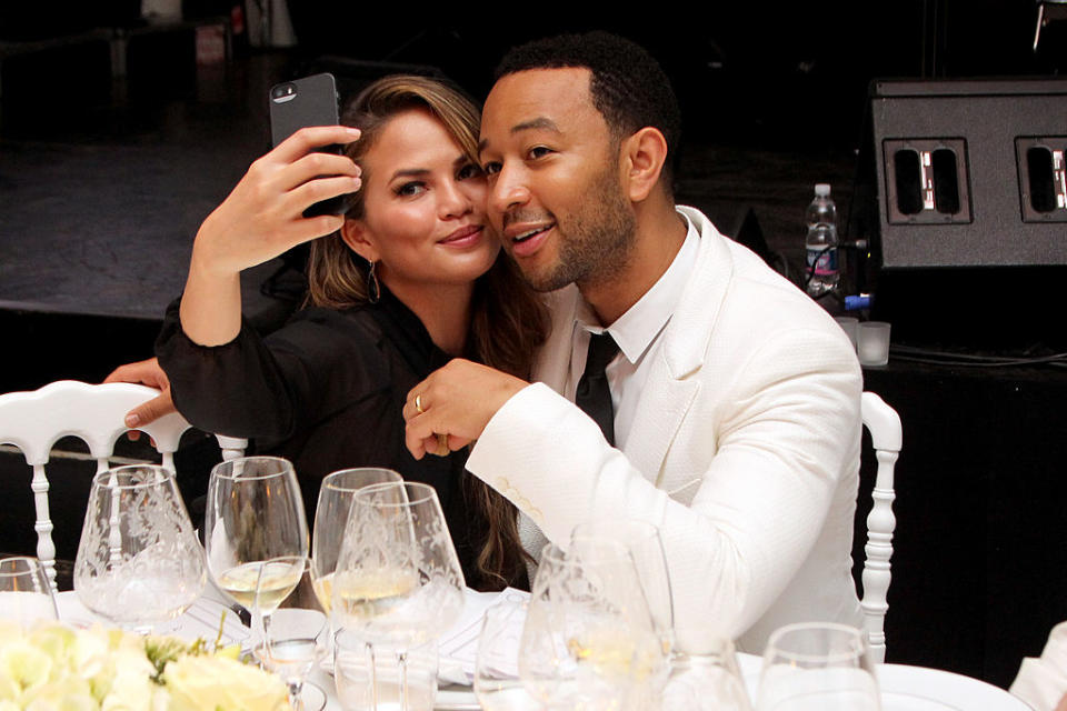 Chrissy Teigen proved she wants all the focus on Baby Luna in this Instagram