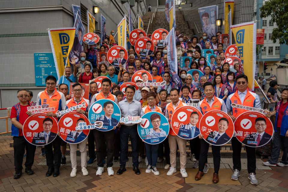 民建聯今屆區選派出 121 人參選，最後其中 109 人勝出，當選率高達 90%，重新成為「大贏家」。(Photo by Vernon Yuen/NurPhoto via Getty Images)