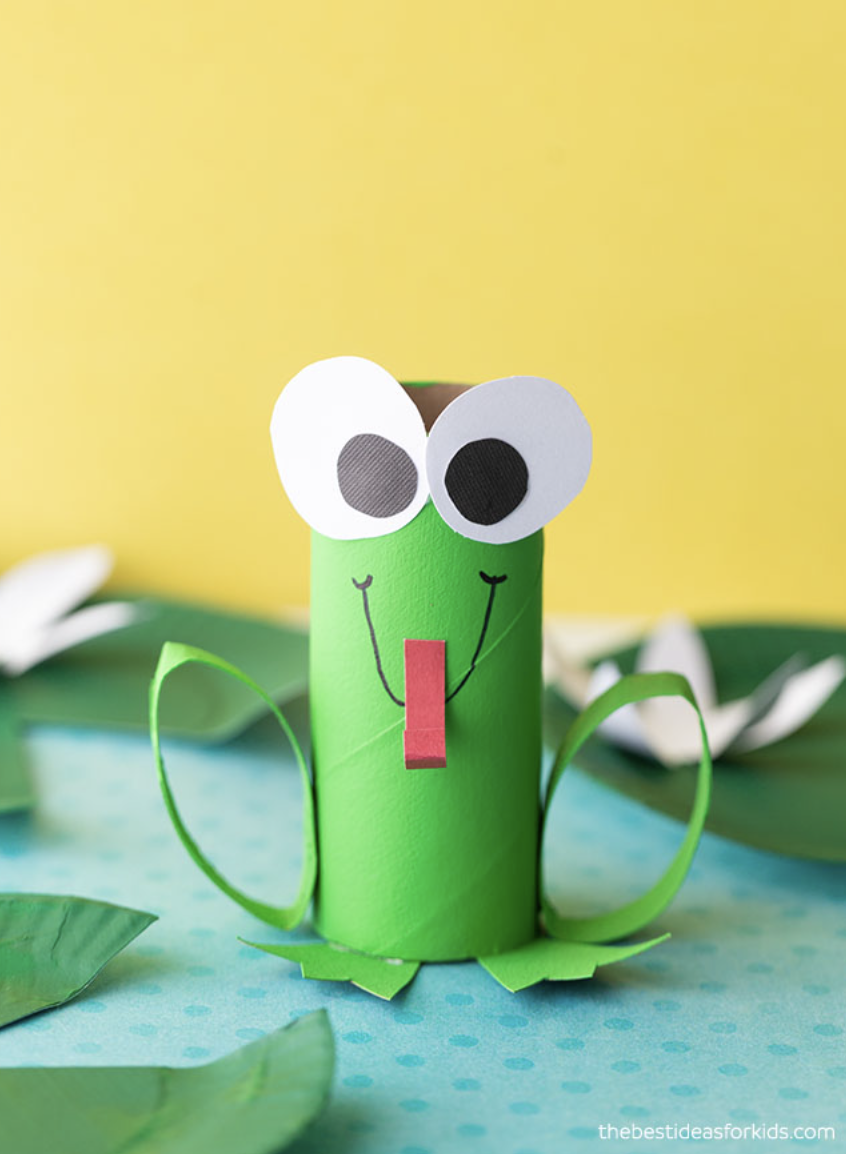 crafts for kids, green frog craft made of toilet paper and cardboard