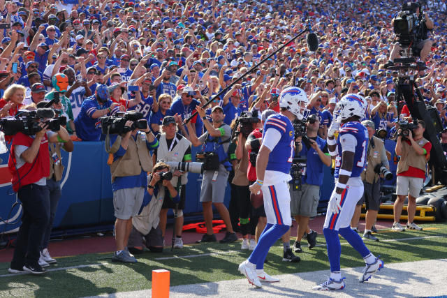 Buffalo Bills defeat Miami Dolphins to retain control of AFC East division