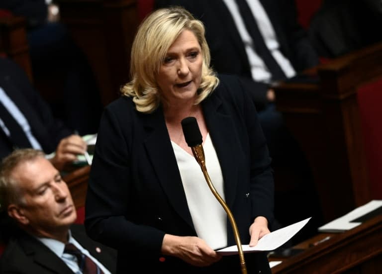 La députée française (RN) Marine Le Pen à l'Assemblée nationale le 18 octobre 2022 à Paris. - Christophe ARCHAMBAULT © 2019 AFP