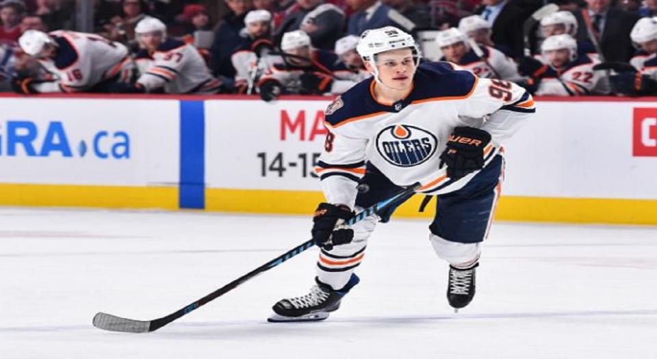 Jesse Puljujarvi #98 of the Edmonton Oilers skates against the Montreal Canadiens (Photo by Minas Panagiotakis/Getty Images)