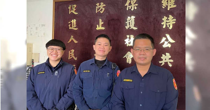 板橋警分局信義派出所所長鍾明豐自掏腰包，與員警余弘毅及程意珊將潘姓街友載至板橋轉運站。（圖／翻攝自臉書／板橋警聲雲）