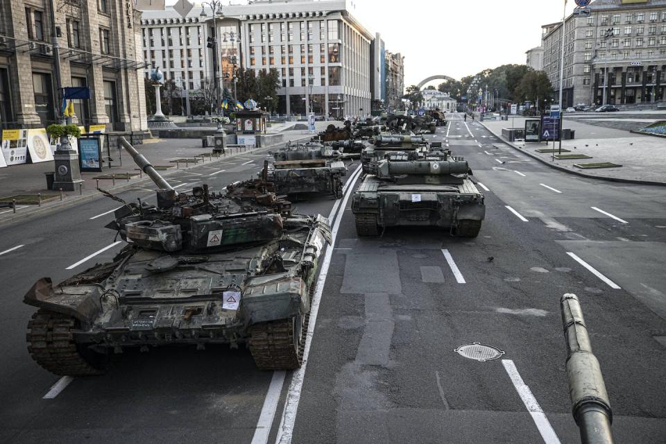 Russian armored vehicles captured by Ukrainian forces being displayed at Independence Square in Kyiv, Ukraine, on Aug. 25, 2022. <a href="https://www.gettyimages.com/detail/news-photo/russian-armored-vehicles-including-tanks-and-motorized-news-photo/1242701919?adppopup=true" rel="nofollow noopener" target="_blank" data-ylk="slk:Metin Aktas/Anadolu Agency via Getty Images;elm:context_link;itc:0;sec:content-canvas" class="link ">Metin Aktas/Anadolu Agency via Getty Images</a>