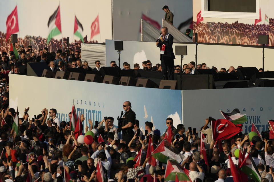 Turkish President Recep Tayyip Erdogan, speaks to the attendees during a rally to show their solidarity with the Palestinians, in Istanbul, Turkey, Saturday, Oct. 28, 2023. (AP Photo/Emrah Gurel)