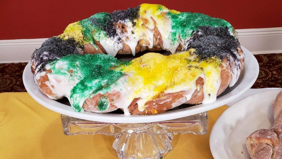 PHOTO: King cake and bread pudding from Dooky Chase's Restaurant in New Orleans. (ABC News)