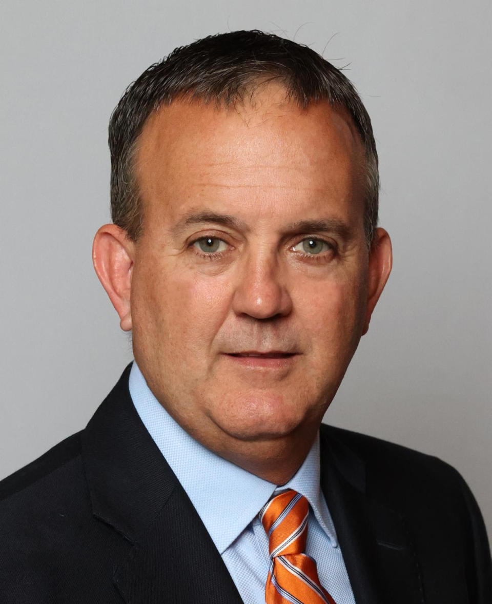 Headshot of Douglas Laue, CFO.