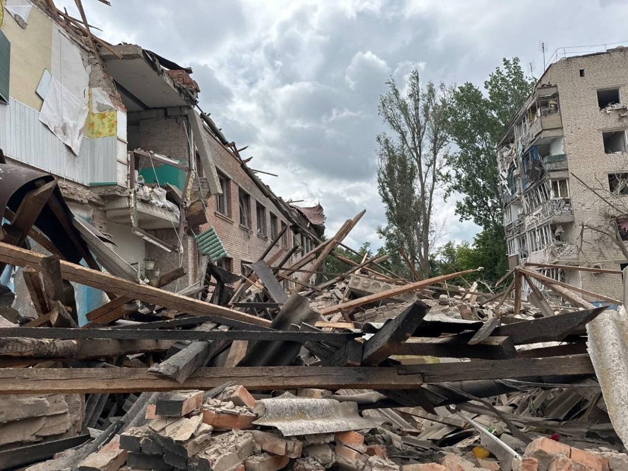 A view shows buildings destroyed by a Russian air strike, amid Russia’s attack on Ukraine, in Orikhiv, Zaporizhzhia (via REUTERS)