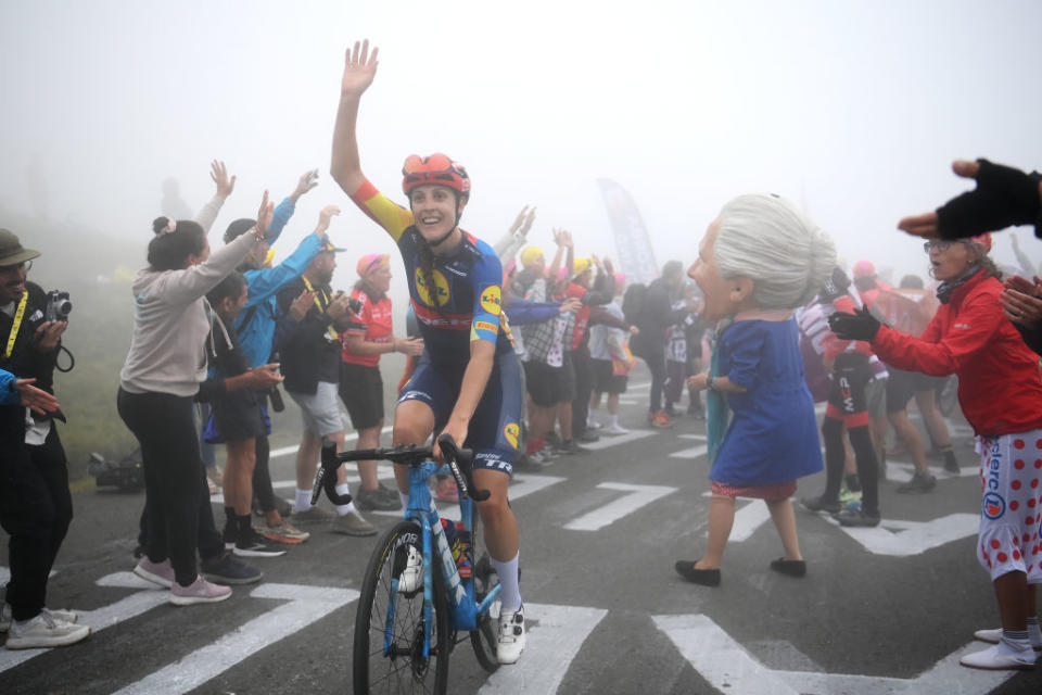 Lucinda Brand (Lidl Trek) loves the crowd cheering on the riders on stage 7