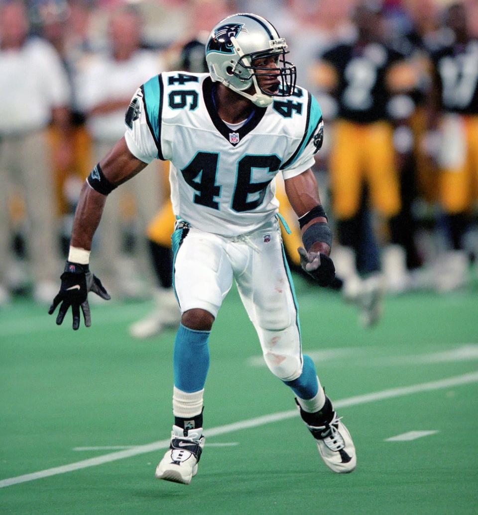 Cornerback Rashard Anderson #46 of the Carolina Panthers pursues the play against the Pittsburgh Steelers during a preseason game at Three Rivers Stadium on August 10, 2000 in Pittsburgh, Pennsylvania. The Steelers defeated the Panthers 13-0.