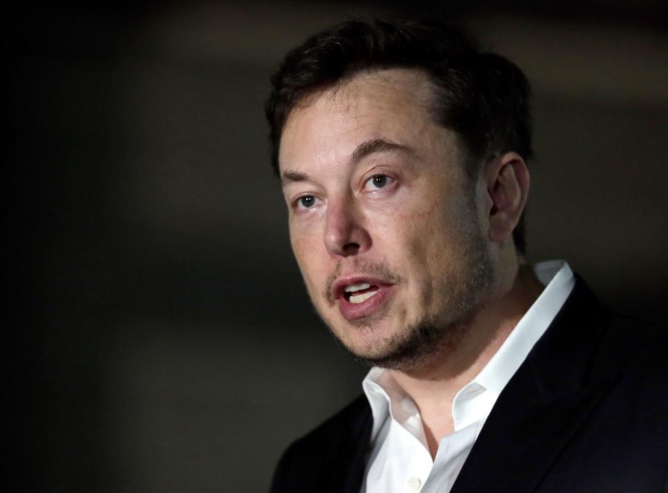 Attorneys tell a federal judge that Tesla CEO Elon Musk shouldn't be found in contempt because he didn't violate a securities fraud settlement.