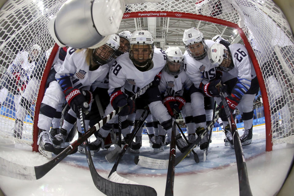 U.S. women’s hockey beats Finland