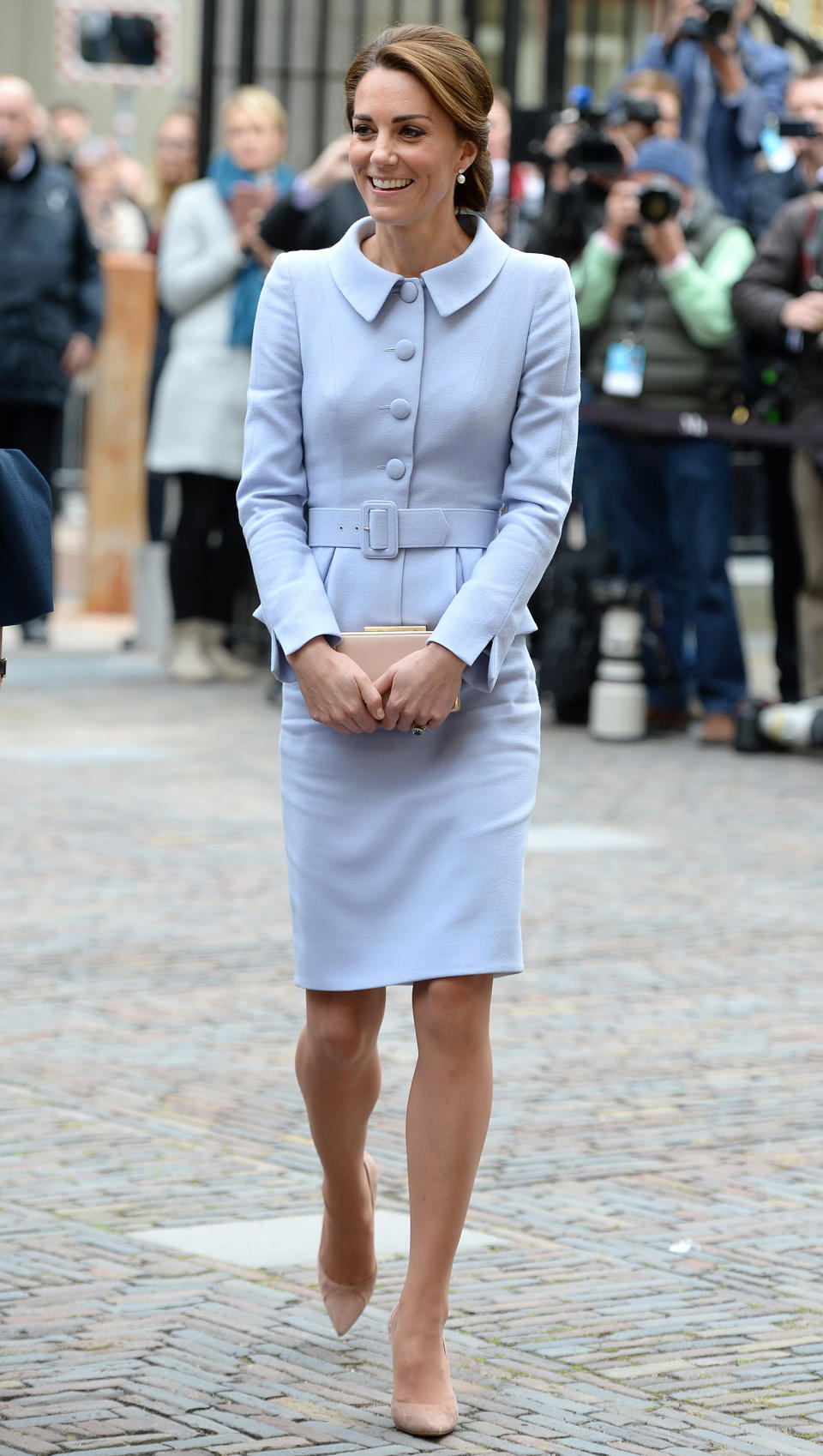 Kate first wore the blue suit from the 2017 Christmas portrait in the Netherlands in 2016 [Photo: Getty]