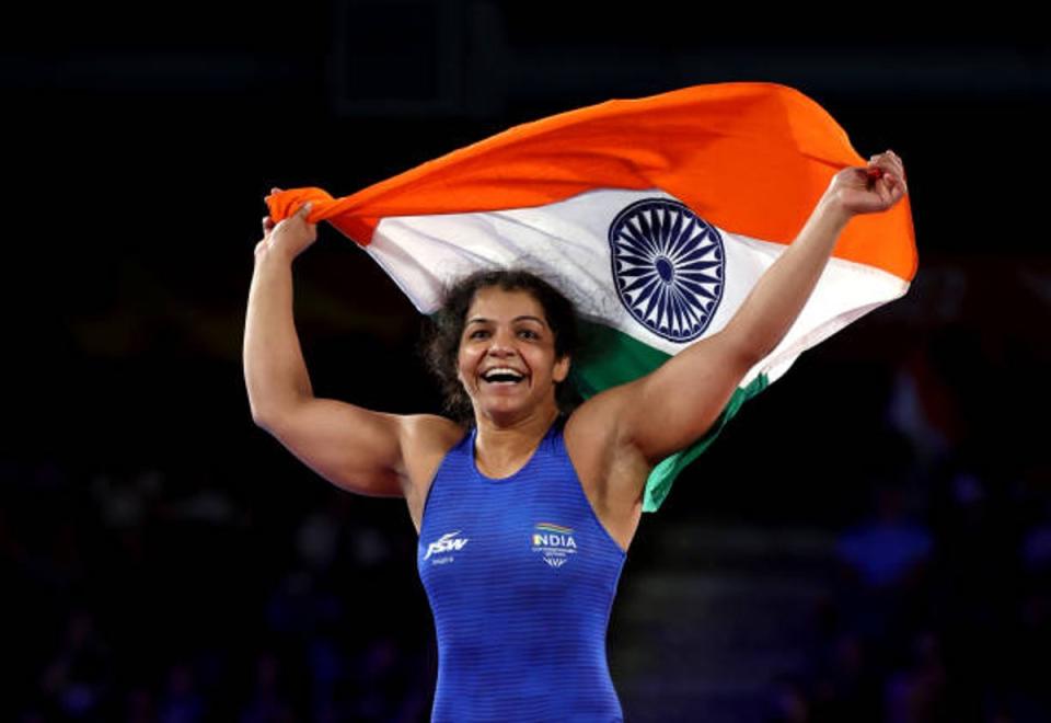 Sakshi Malik celebrates winning the Women’s Freestyle 62 kg gold medal match at the Birmingham 2022 Commonwealth Games (Getty Images)