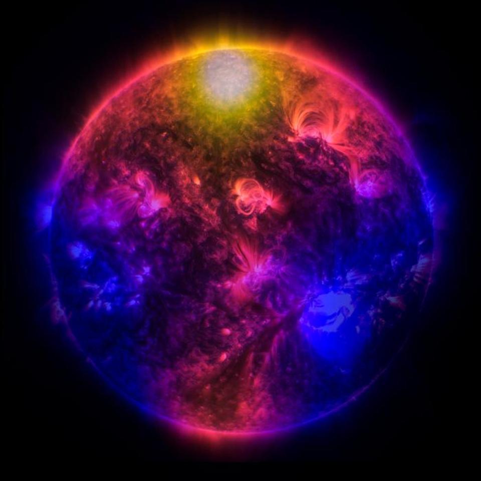 Color-coded density plot of gamma rays with energies between 5 and 150 gigaelectronvolts per photon, emitted by the Sun between October 2013 and January 2015, and registered by NASA’s Fermi-LAT telescope (Arsioli and Orlando 2024 & NASA/SDO/Duberstein)