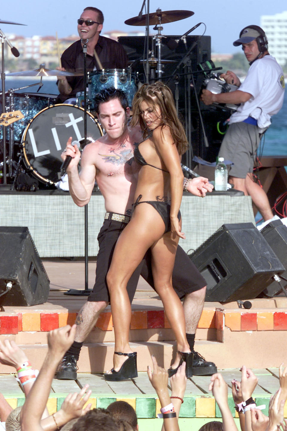 Carmen Electra and singer A. Jay Popoff of Lit perform during MTV's Spring Break 2000 in Cancun, Mexico.