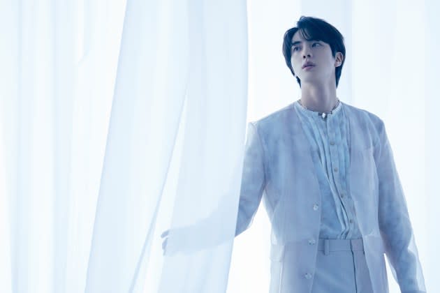 Bts Jin To Debut The Astronaut Live During Coldplay Buenos Aires Show