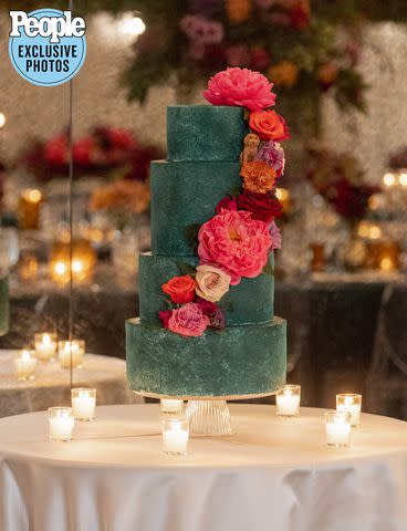 <p>Amy Kolo Photography</p> Justin Haley and Haley Haley's wedding cake