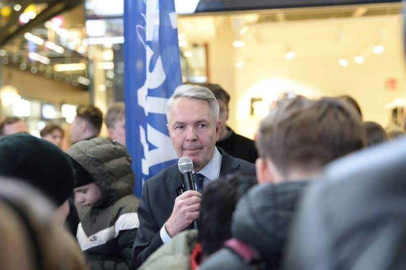 Haavisto campaigns ahead of Finnish presidential election in Espoo