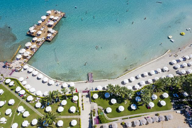 <strong>A beach in Cesme district of Izmir, Turkey.</strong> (Photo: Anadolu Agency via Getty Images)