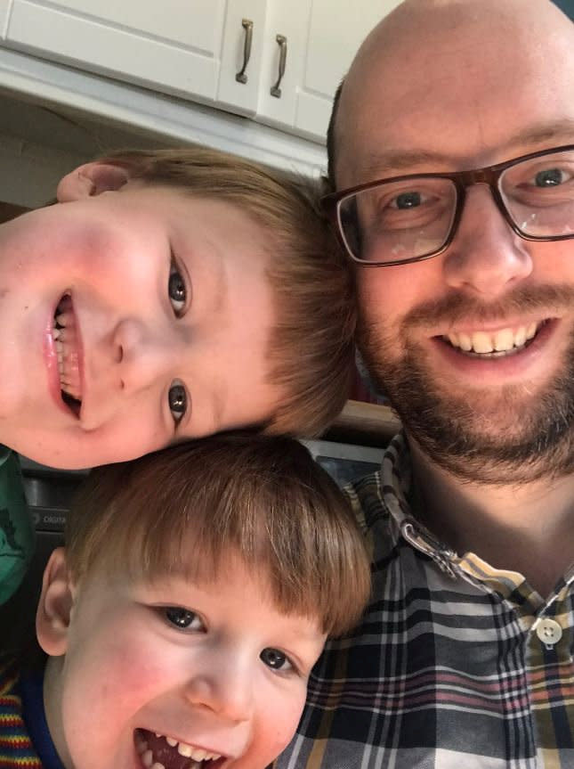 Duncan Gillespie with his two children. (Photo: SWNS)