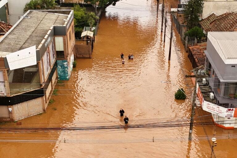 巴西南部洪患土石流災情 增至56人喪命